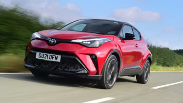 Toyota C-HR - front tracking